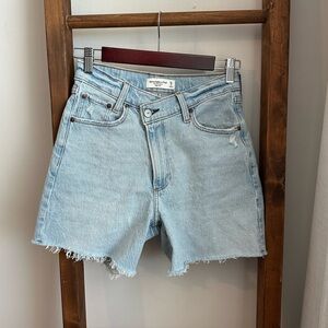 Abercrombie Dad Short - High Rise